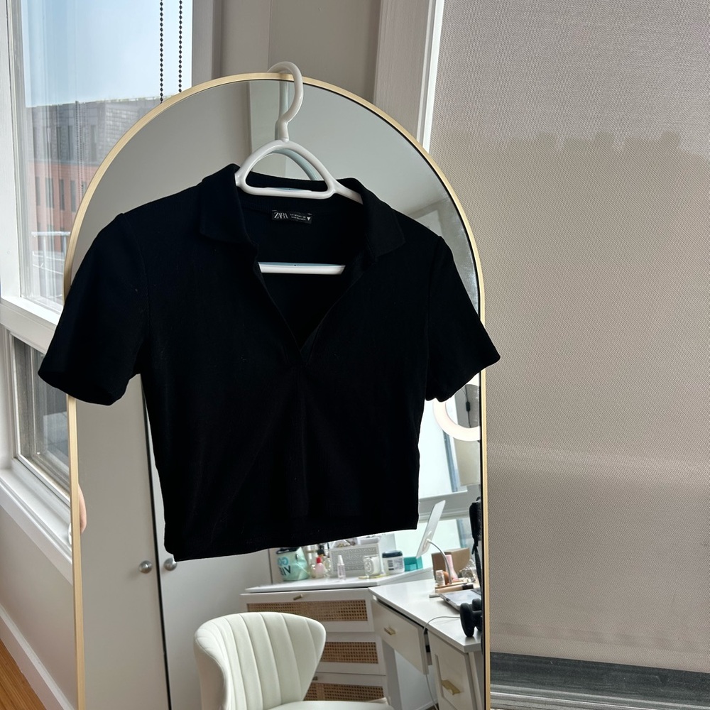 Zara Cropped v neck collared shirt